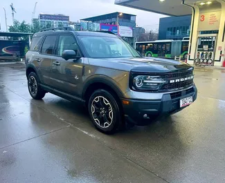 Interieur van Ford Bronco te huur in Georgië. Een geweldige auto met 5 zitplaatsen en een Automatisch transmissie.
