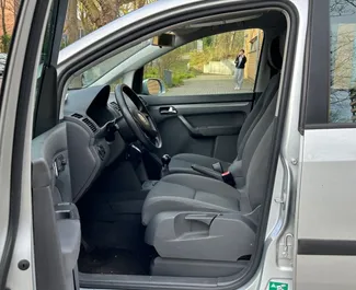 Verhuur Volkswagen Touran. Comfort, Minivan Auto te huur in Albanië ✓ Borg van Borg van 100 EUR ✓ Verzekeringsmogelijkheden TPL, FDW, Jonge.