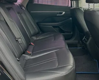 Autohuur Hyundai Sonata 2021 in in Wit-Rusland, met Benzine brandstof en 150 pk ➤ Vanaf 46 USD per dag.