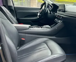 Verhuur Hyundai Sonata. Comfort Auto te huur in Wit-Rusland ✓ Borg van Borg van 133 USD ✓ Verzekeringsmogelijkheden TPL.