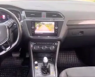 Autohuur Volkswagen Tiguan 2020 in in Montenegro, met Diesel brandstof en 150 pk ➤ Vanaf 21 EUR per dag.