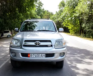 Vooraanzicht van een huurauto Toyota Sequoia I in Bishkek, Kirgizië ✓ Auto #16274. ✓ Transmissie Automatisch TM ✓ 0 beoordelingen.