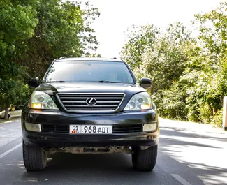 Vooraanzicht van een huurauto Lexus GX470 in Bishkek, Kirgizië ✓ Auto #16273. ✓ Transmissie Automatisch TM ✓ 0 beoordelingen.