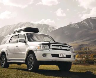 Autohuur Toyota Sequoia I 2003 in in Kirgizië, met Benzine brandstof en  pk ➤ Vanaf 140 USD per dag.