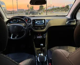 Peugeot 2008 2018 beschikbaar voor verhuur in Tirana, met een kilometerlimiet van onbeperkt.