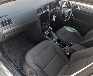 Volkswagen Golf 7 2022 met Vooraandrijving systeem, beschikbaar in Limassol.