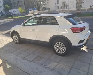 Verhuur Volkswagen T-Roc. Comfort, Crossover Auto te huur in Cyprus ✓ Borg van Borg van 450 EUR ✓ Verzekeringsmogelijkheden TPL, CDW.
