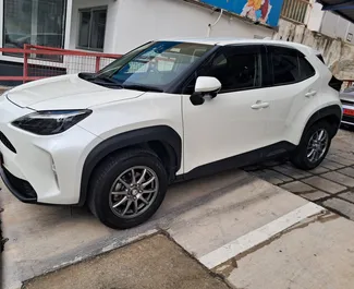 Vooraanzicht van een huurauto Toyota Yaris Cross in Limassol, Cyprus ✓ Auto #16350. ✓ Transmissie Automatisch TM ✓ 0 beoordelingen.