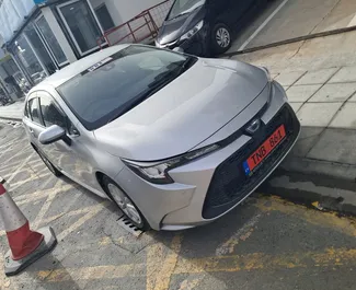 Toyota Corolla Sedan 2024 beschikbaar voor verhuur in Limassol, met een kilometerlimiet van onbeperkt.