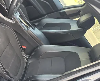 Jaguar F-PACE 2021 beschikbaar voor verhuur in Bar, met een kilometerlimiet van onbeperkt.