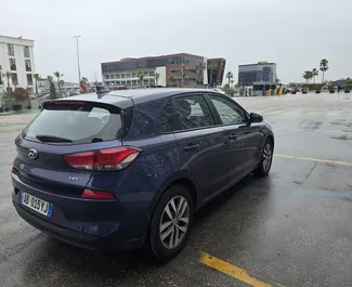 Verhuur Hyundai i30. Economy, Comfort Auto te huur in Albanië ✓ Borg van Borg van 100 EUR ✓ Verzekeringsmogelijkheden TPL, CDW, FDW, Buitenland.