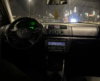 Diesel motor van 1,2L van Skoda Fabia 2015 te huur in Tirana.