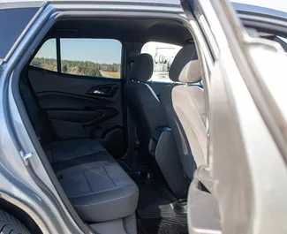 Chevrolet Trax 2025 beschikbaar voor verhuur in Tbilisi, met een kilometerlimiet van onbeperkt.