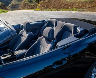 Autohuur Ford Mustang Cabrio 2018 in in Georgië, met Benzine brandstof en 315 pk ➤ Vanaf 178 GEL per dag.