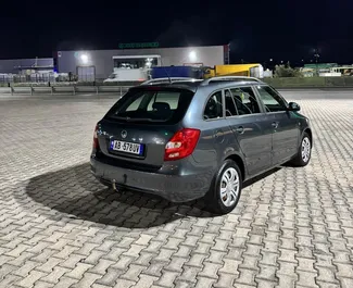 Skoda Fabia 2013 beschikbaar voor verhuur in Tirana, met een kilometerlimiet van onbeperkt.