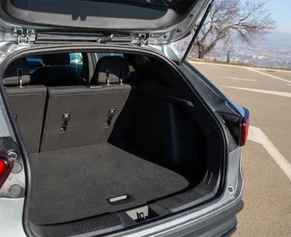 Interieur van Chevrolet Trax te huur in Georgië. Een geweldige auto met 5 zitplaatsen en een Automatisch transmissie.