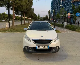 Vooraanzicht van een huurauto Peugeot 2008 in Tirana, Albanië ✓ Auto #16488. ✓ Transmissie Automatisch TM ✓ 0 beoordelingen.