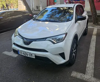 Vooraanzicht van een huurauto Toyota Rav4 in Koetaisi, Georgië ✓ Auto #16369. ✓ Transmissie Automatisch TM ✓ 0 beoordelingen.