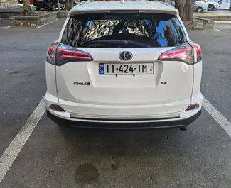 Toyota Rav4 2018 beschikbaar voor verhuur in Koetaisi, met een kilometerlimiet van onbeperkt.