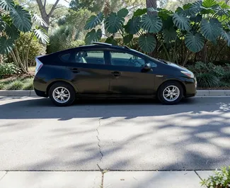 Autohuur Toyota Prius #16347 Automatisch in Batumi, uitgerust met 1,8L motor ➤ Van Anastasia in Georgië.