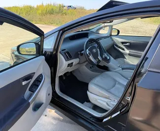 Autohuur Toyota Prius 2012 in in Georgië, met Hybride brandstof en 120 pk ➤ Vanaf 100 GEL per dag.