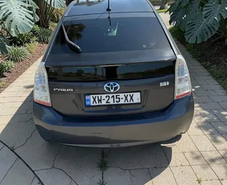 Verhuur Toyota Prius. Economy, Comfort Auto te huur in Georgië ✓ Borg van Zonder Borg ✓ Verzekeringsmogelijkheden TPL, CDW, Geen storting.