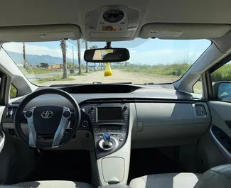 Autohuur Toyota Prius 2012 in in Georgië, met Hybride brandstof en 120 pk ➤ Vanaf 100 GEL per dag.