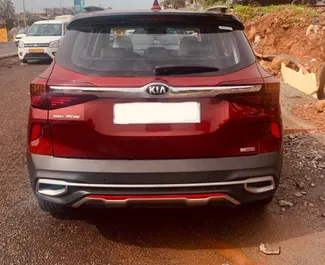 Benzine motor van 1,5L van Kia Seltos 2025 te huur op de luchthaven van Goa.