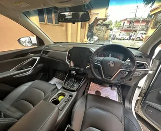 Autohuur MG Hector 2024 in in Goa, met Benzine brandstof en 141 pk ➤ Vanaf 59 USD per dag.