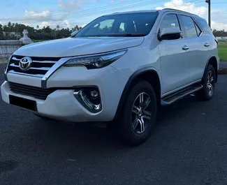 Autohuur Toyota Fortuner #16178 Automatisch op de luchthaven van Goa, uitgerust met 2,8L motor ➤ Van Umar in Goa.