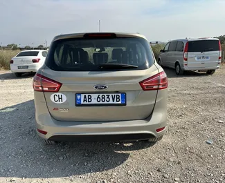 Benzine motor van 1,6L van Ford B-Max 2015 te huur op de luchthaven van Tirana.