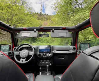 Autohuur Jeep Wrangler 2017 in in Georgië, met Benzine brandstof en 290 pk ➤ Vanaf 210 GEL per dag.