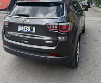 Benzine motor van 2,4L van Jeep Compass 2019 te huur in Tbilisi.