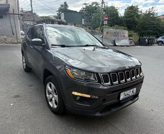 Verhuur Jeep Compass. Comfort, Crossover Auto te huur in Georgië ✓ Borg van Zonder Borg ✓ Verzekeringsmogelijkheden FDW.