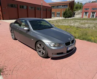 BMW 3-series Cabrio 2015 beschikbaar voor verhuur in Budva, met een kilometerlimiet van onbeperkt.