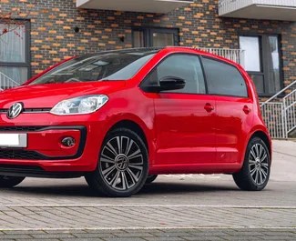 Vooraanzicht van een huurauto Volkswagen Up! in Zadar, Kroatië ✓ Auto #16314. ✓ Transmissie Handmatig TM ✓ 0 beoordelingen.