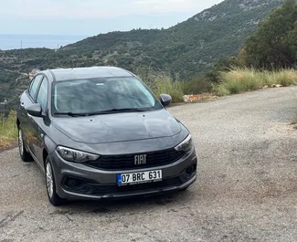 Vooraanzicht van een huurauto Fiat Egea in Alanya, Turkije ✓ Auto #16404. ✓ Transmissie Handmatig TM ✓ 0 beoordelingen.