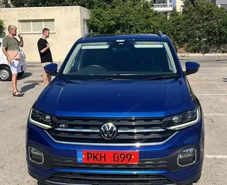 Benzine motor van 1,0L van Volkswagen T-Cross 2023 te huur in Limassol.
