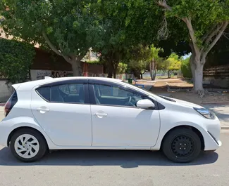 Autohuur Toyota Aqua #16459 Automatisch in Limassol, uitgerust met 1,2L motor ➤ Van Alexandr in Cyprus.