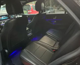Vooraanzicht van een huurauto Mercedes-Benz GLE 300d in Limassol, Cyprus ✓ Auto #16462. ✓ Transmissie Automatisch TM ✓ 0 beoordelingen.