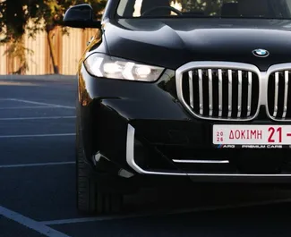 Vooraanzicht van een huurauto BMW X5 in Larnaca, Cyprus ✓ Auto #16467. ✓ Transmissie Automatisch TM ✓ 0 beoordelingen.