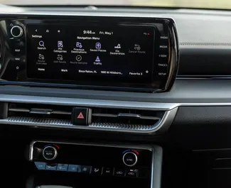Kia K5 2022 beschikbaar voor verhuur in Tbilisi, met een kilometerlimiet van onbeperkt.