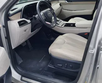 Benzine motor van 3,8L van Hyundai Palisade 2021 te huur in Tbilisi.