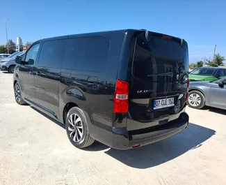 Diesel motor van 2,2L van Fiat Ulysse 2026 te huur op de luchthaven van Antalya.