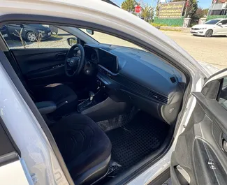 Autohuur Hyundai Bayon 2024 in in Turkije, met Benzine brandstof en 90 pk ➤ Vanaf 46 USD per dag.