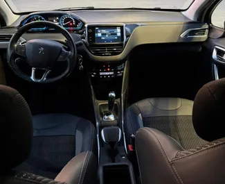 Diesel motor van 1,6L van Peugeot 2008 2018 te huur in Tirana.