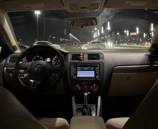 Autohuur Volkswagen Jetta 2016 in in Albanië, met Diesel brandstof en  pk ➤ Vanaf 30 EUR per dag.