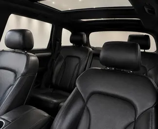 Audi Q7 2012 beschikbaar voor verhuur in Tirana, met een kilometerlimiet van onbeperkt.