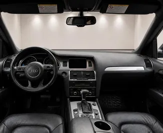 Diesel motor van 3,0L van Audi Q7 2012 te huur in Tirana.