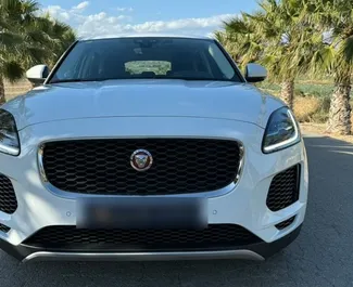 Autohuur Jaguar E-Pace 2021 in in Spanje, met Benzine brandstof en 295 pk ➤ Vanaf 80 EUR per dag.